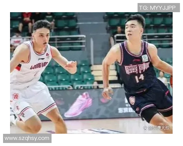 北控男篮与新疆队激战正酣比分悬念引人关注 北控男篮与新疆队激战正酣比分悬念引人关注
