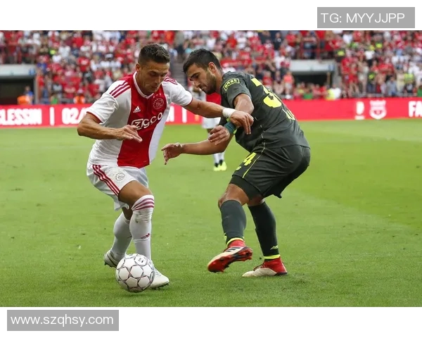 阿卡沙与标准列日的激烈对决揭示足球战术与团队协作的精彩瞬间