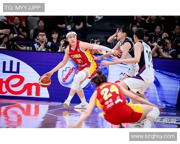 陕西女篮与河南女篮激战正酣谁能在赛场上笑到最后