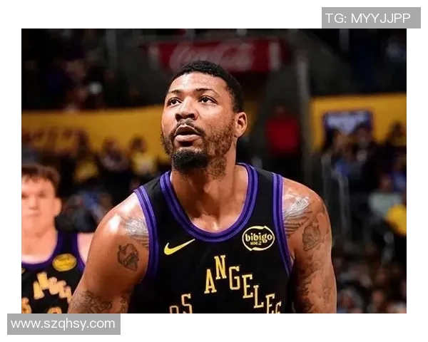 马库斯斯马特的篮球之路与精神力量的完美结合